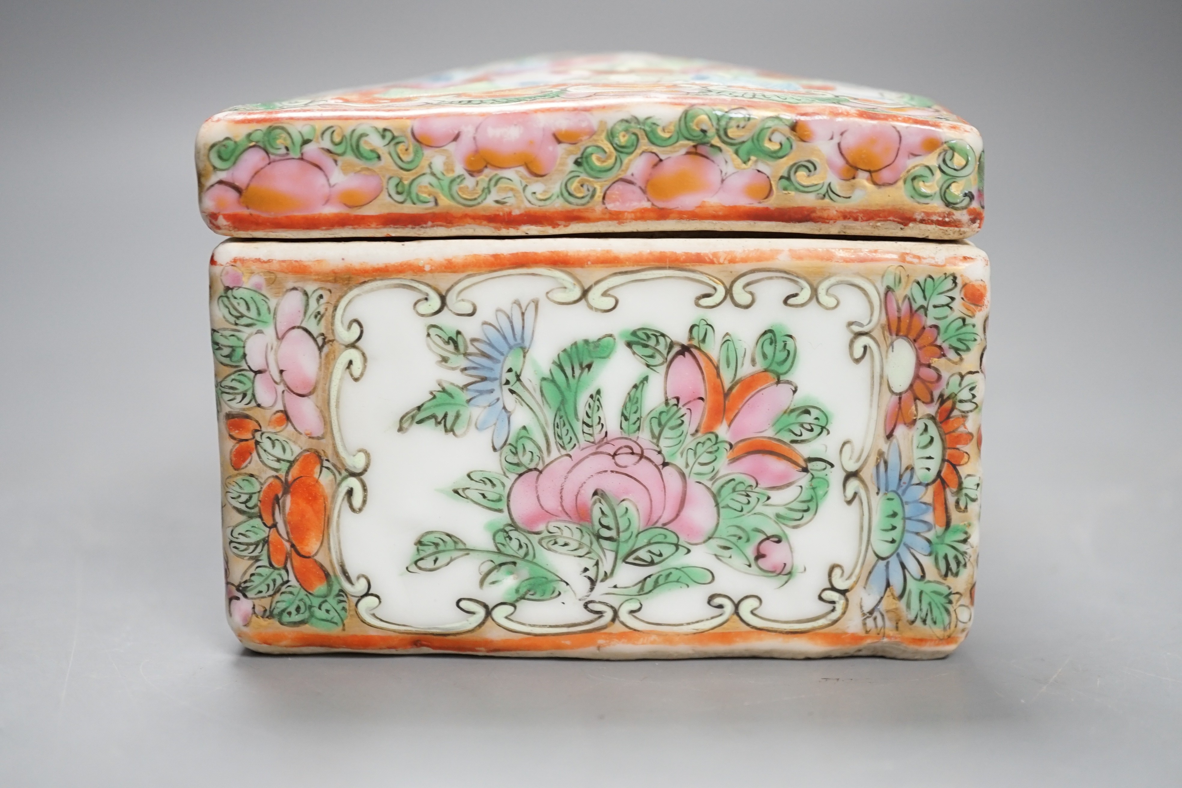 A 19th century Chinese famille rose pen box 18cm